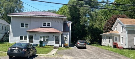 Building Photo - 170 Oswego St