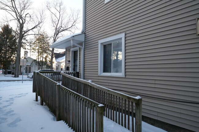 Foto del edificio - 623 Lafayette Ave