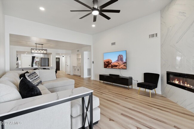 Foto del edificio - 8748 E Vía De Encanto