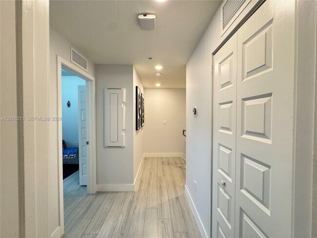 Foto del edificio - 10413 NW 82nd St