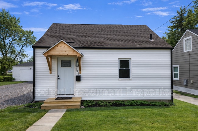 Building Photo - 141 W Lane Ave