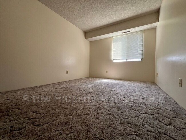 Building Photo - 1300 E H St