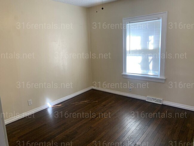 Foto del edificio - 830 N Pershing Ave