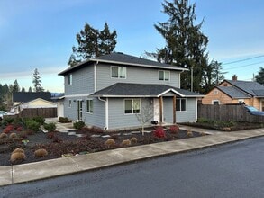 Building Photo - 241 S Park St