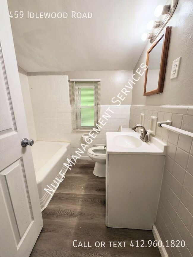 Building Photo - 459 Idlewood Rd