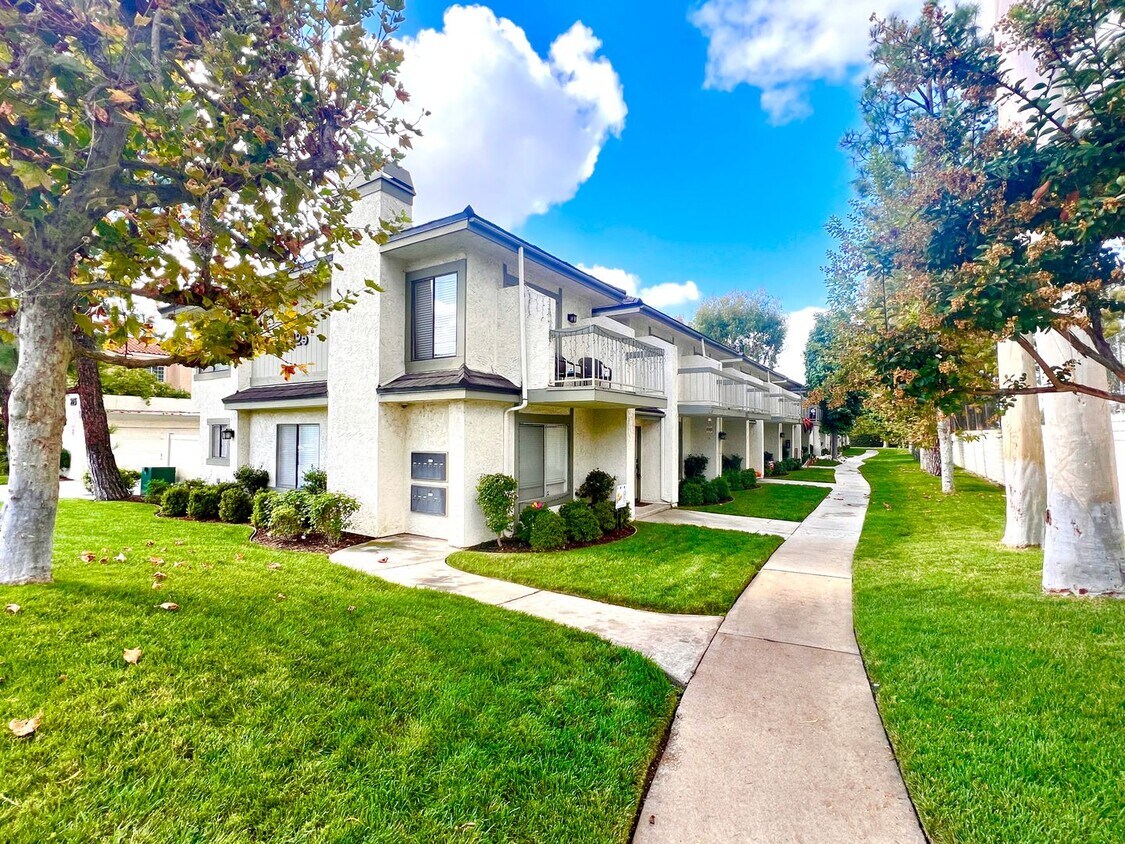 Primary Photo - 225 S San Dimas Canyon Rd