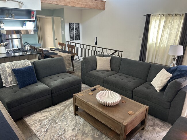 Foto del edificio - 337 Highland Dr