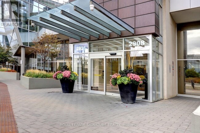 Photo du bâtiment - 2916 Hwy 7