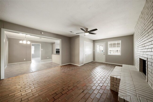 Building Photo - 2314 Carl Ct