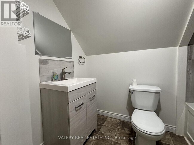 Photo du bâtiment - 1091 Highland Ave