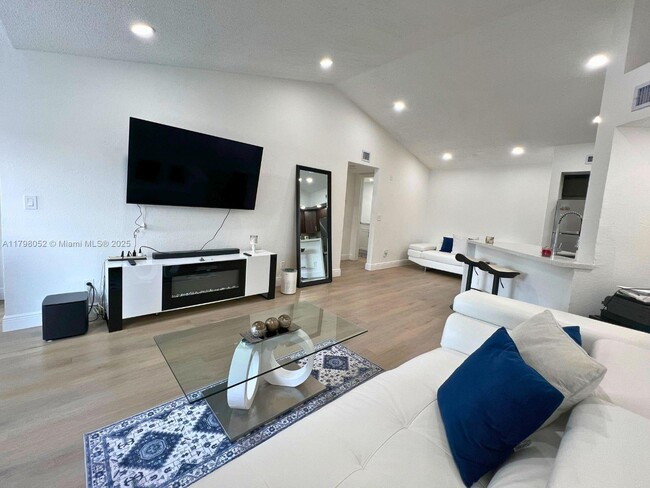 Foto del edificio - 12870 Vista Isles Dr