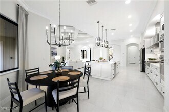Building Photo - 6851 Lakewood Isle Dr