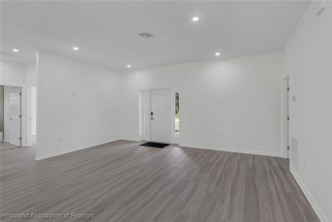Building Photo - 7539 Bernal Dr