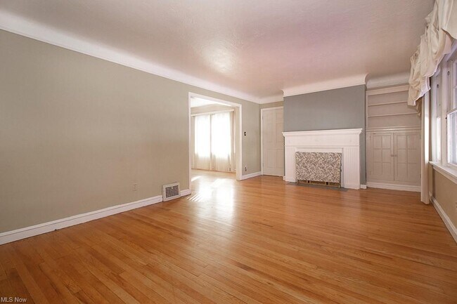 Building Photo - 1507 Sherbrook Rd