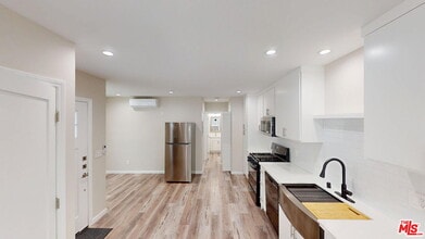Building Photo - 2811 W 46th St