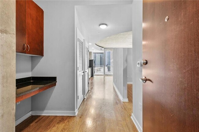 Foto del edificio - 400 W Peachtree St NW