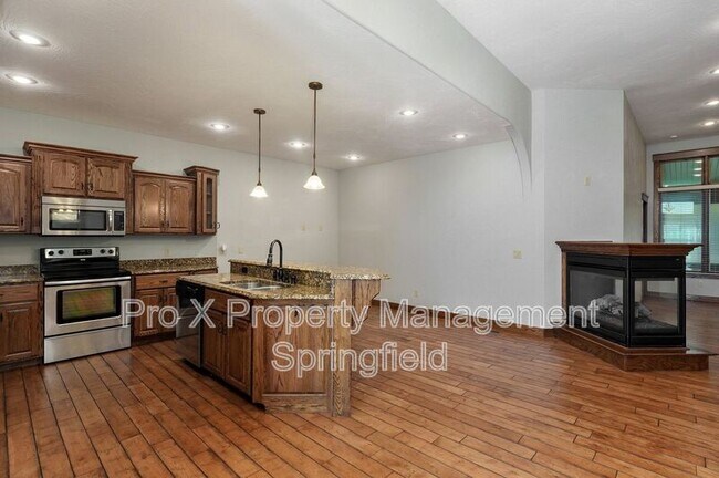 Building Photo - 1367 E Siler Pkwy