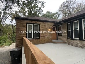 Building Photo - 3812 Clinton Ave