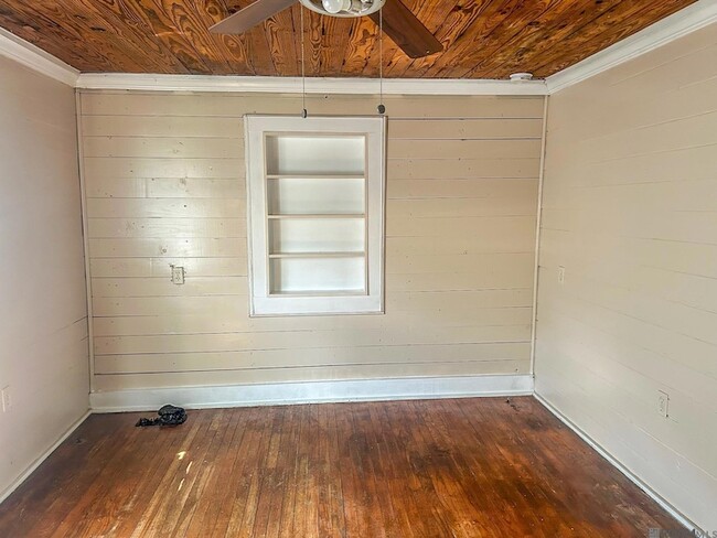 Building Photo - 30184 Smith Dr