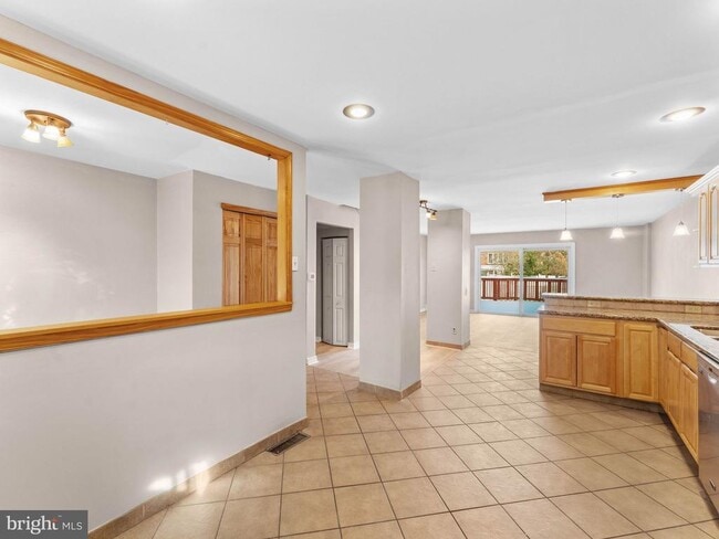 Building Photo - 3321 Fairdale Rd