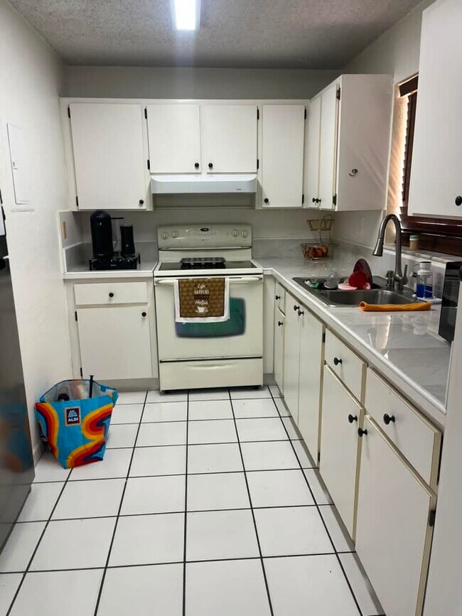 Foto del edificio - 2735 W 52nd St