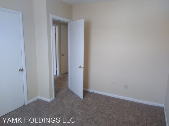Foto del edificio - 227 Whiteland Ave