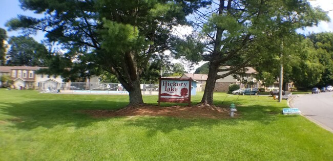 Building Photo - 2005 Heritage Pl