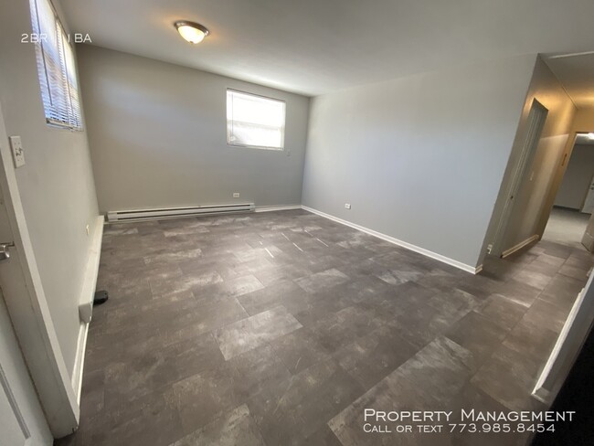 Building Photo - Large Brand New Corner Unit Remodeled 2-Be...