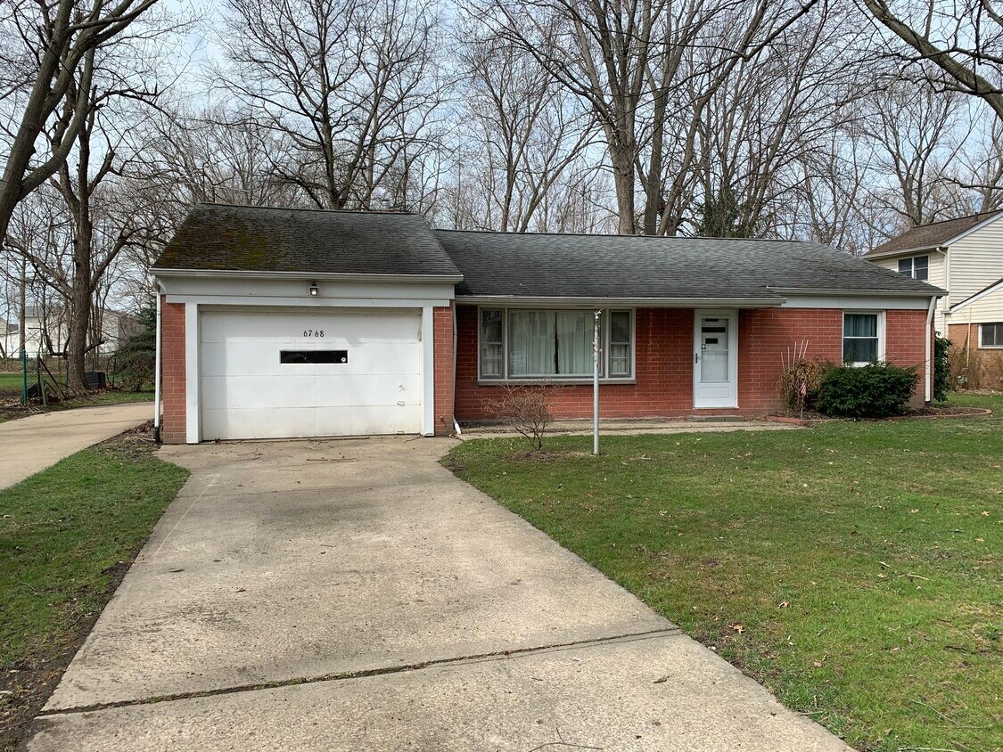 Brick House - 6768 Oakdale Rd