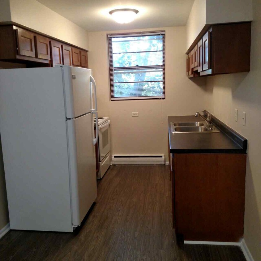 Primary Photo - 1270 Magnolia Ave E