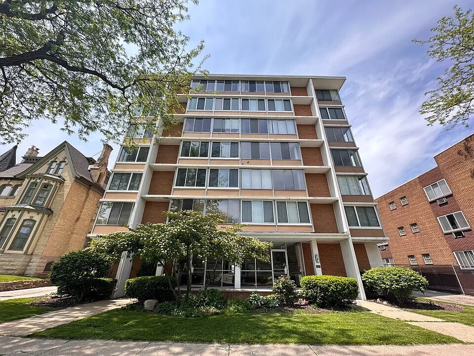 Primary Photo - 1409 N Prospect Ave