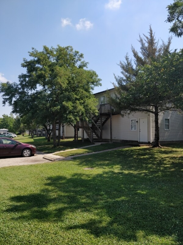 1004 Kim St Unit C, Halstead, KS 67056 Apartment for Rent in Halstead