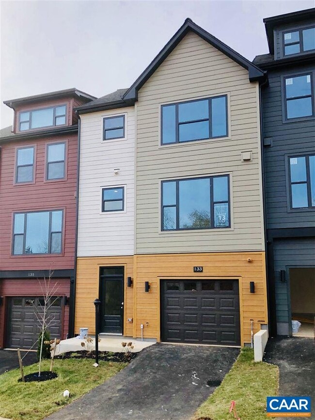 Building Photo - 133 Junction Ln