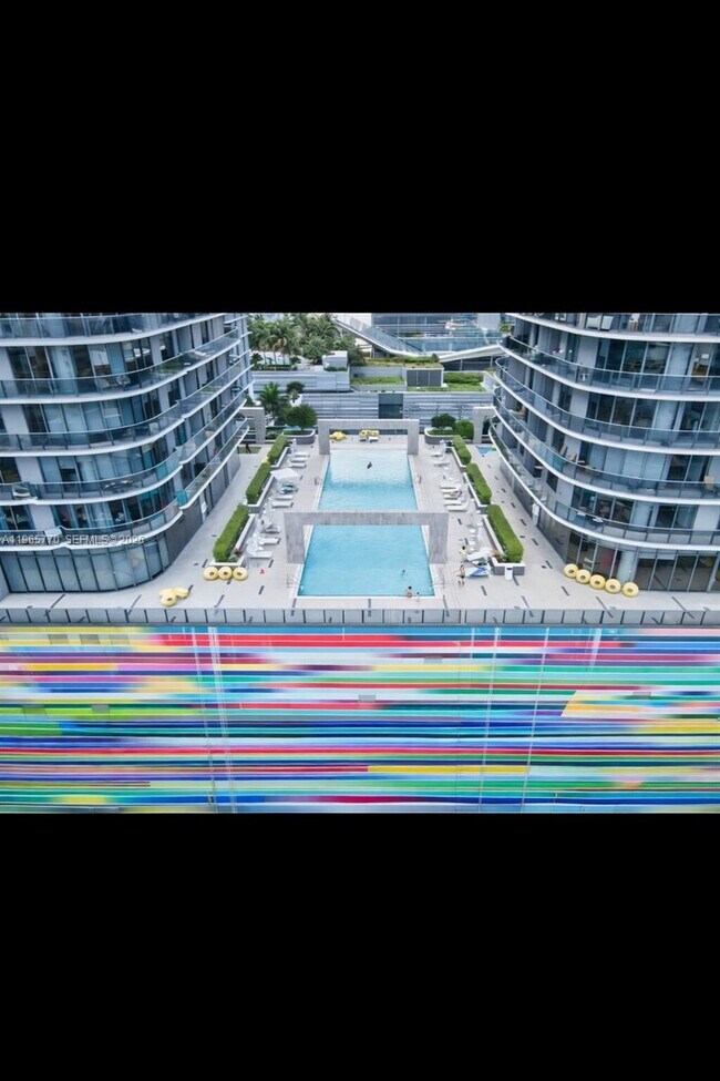 Foto del edificio - 45 SW 9th St