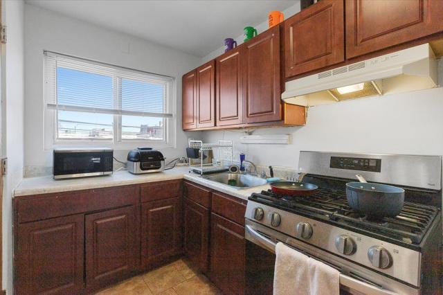 Foto principal - 1 bedroom in Chicago IL 60626