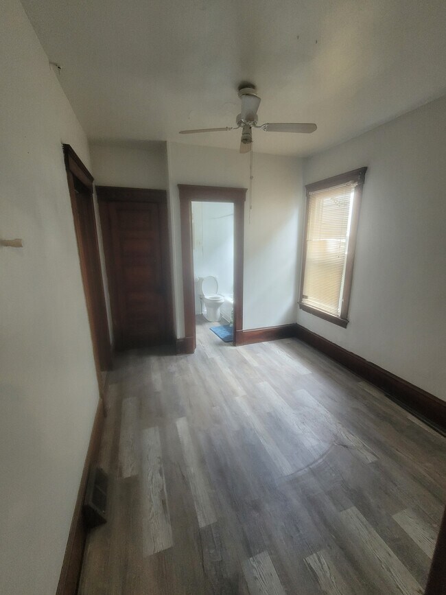 Foto del edificio - 6330 Carl Ave