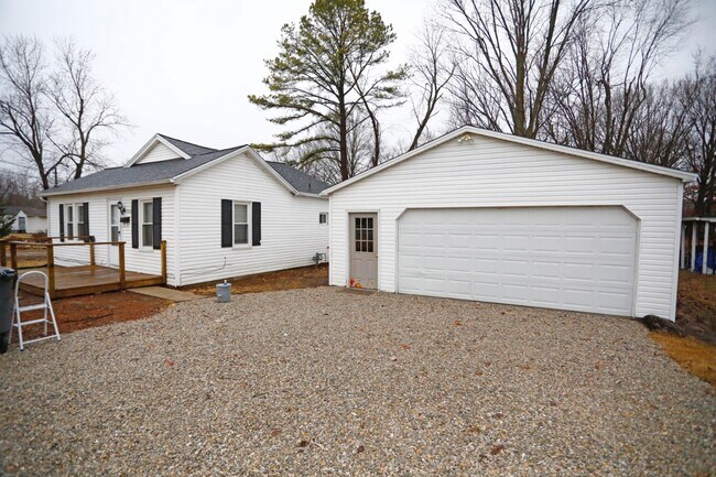 Foto del edificio - 3000 Rheinhardt Ave