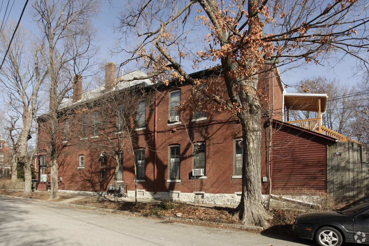 Building Photo - 1400 Hepburn Ave