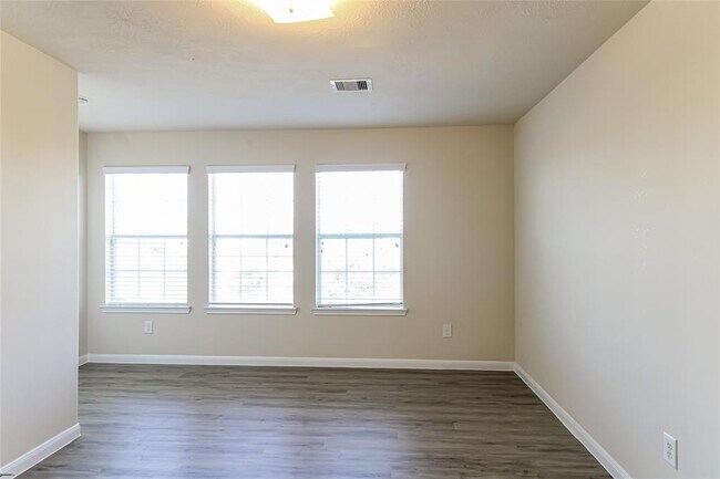 Building Photo - 12327 Dona Lane