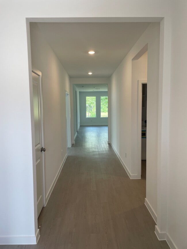 Foto del edificio - 545 Shoreview Dr