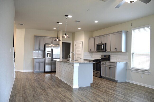 Building Photo - 6913 Llano Stage Trl