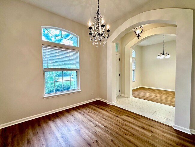 Foto del edificio - 5 minutes to the beach!  Remodeled Home!