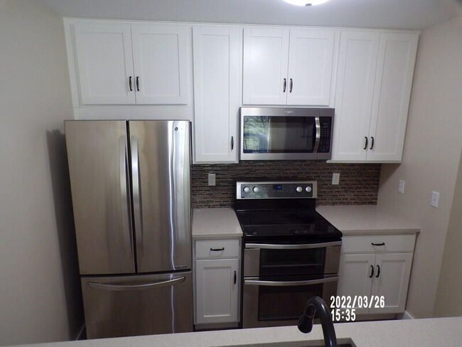 Foto del edificio - 18158 Mohawk Dr