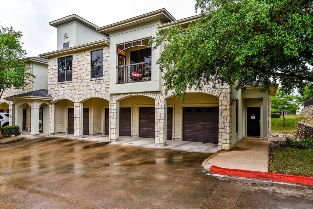 Foto principal - 7701 Rialto Blvd