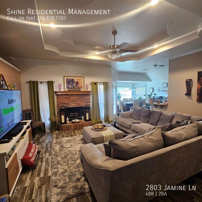 Foto del edificio - 2803 Jasmine Ln