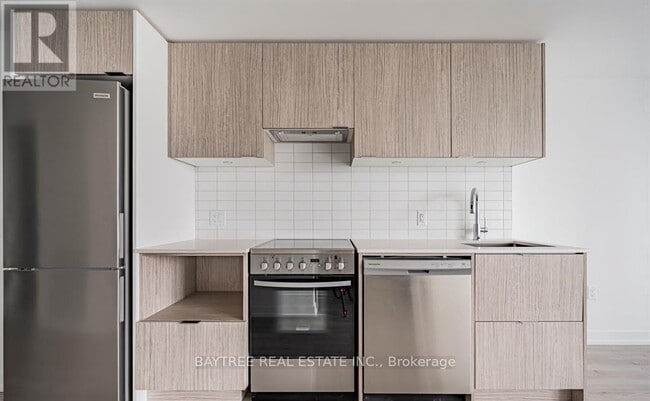 Building Photo - 395 Bloor St E