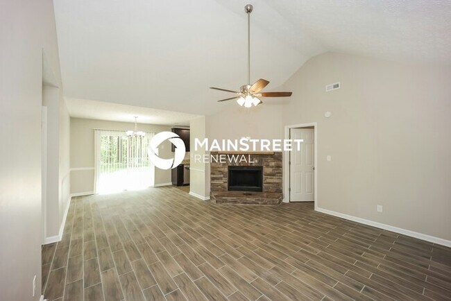 Foto del edificio - 3 Bedroom Pet-Friendly Home in NEWNAN, GA with Main Street Renewal