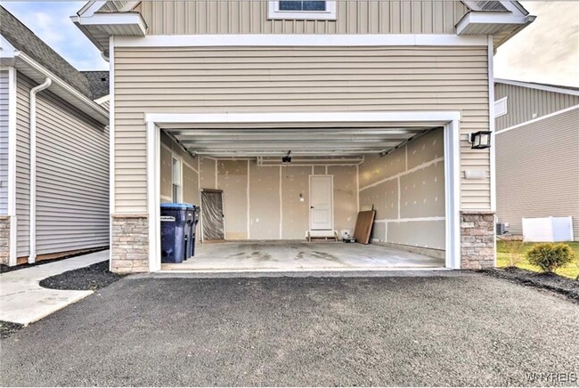 Building Photo - 173 Sandstone Cir