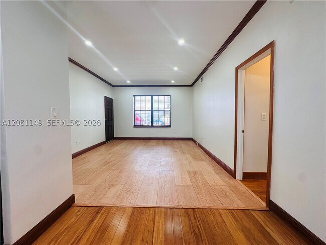 Foto del edificio - 1470 Lincoln Terrace