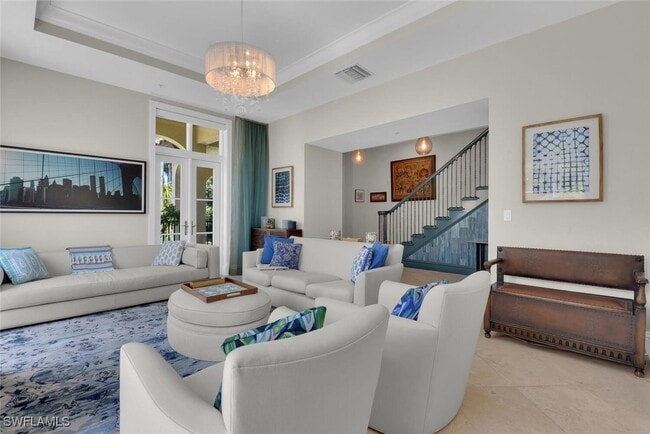 Building Photo - 684 10th Ave S